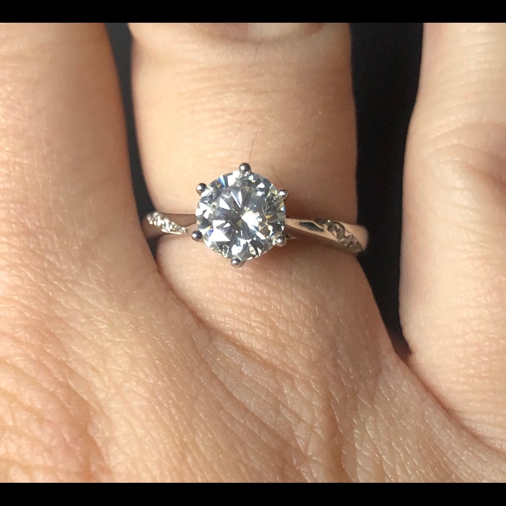 1 carat moissanite solitaire